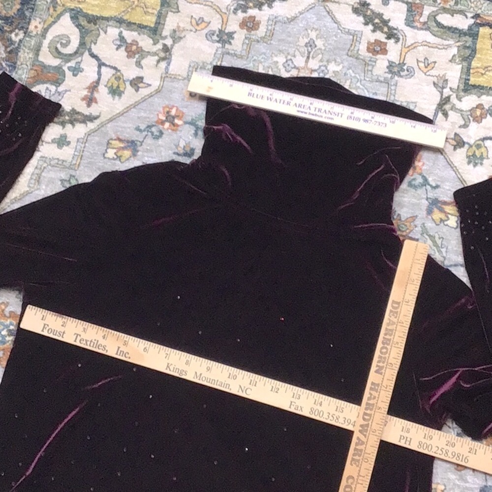 🍇Jaclyn Smith Purple Stretch Velvet Rhinestone Cowl-Neck Top - Picture 6 of 9